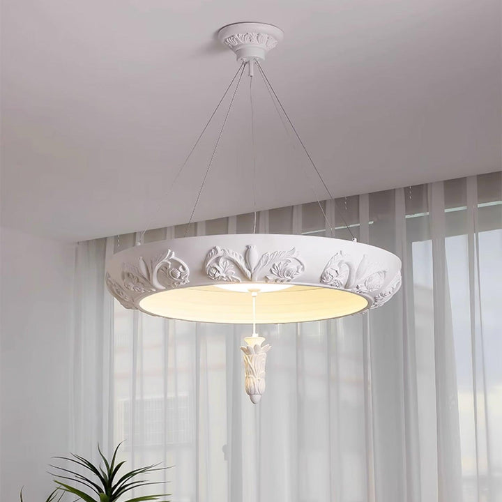 Rococo lampadario in composito di gesso e