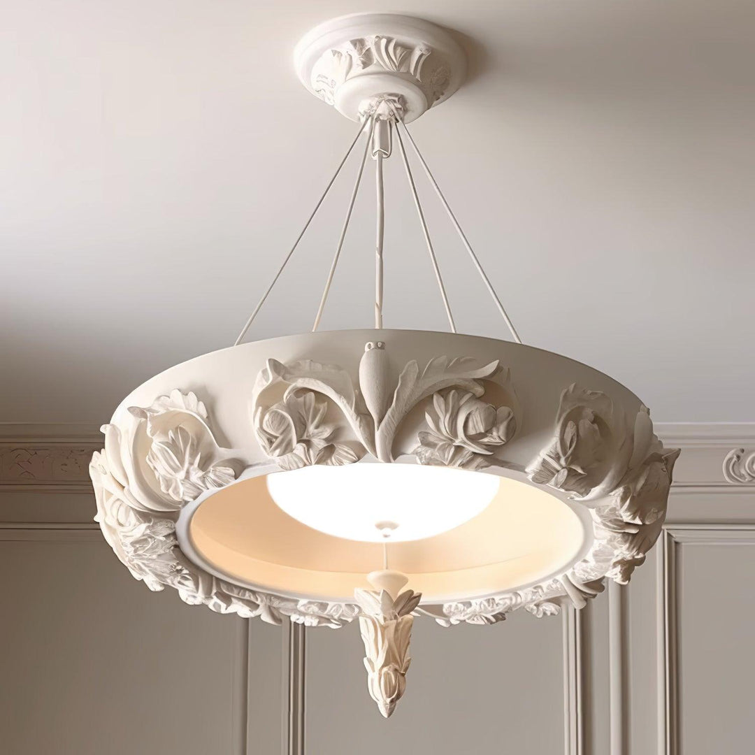 Rococo lampadario in composito di gesso e