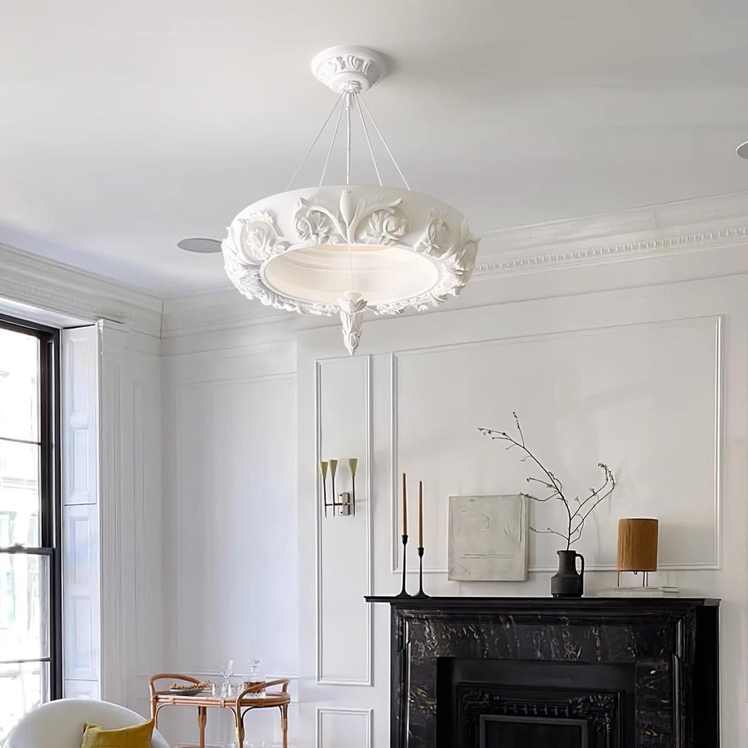 Rococo lampadario in composito di gesso e