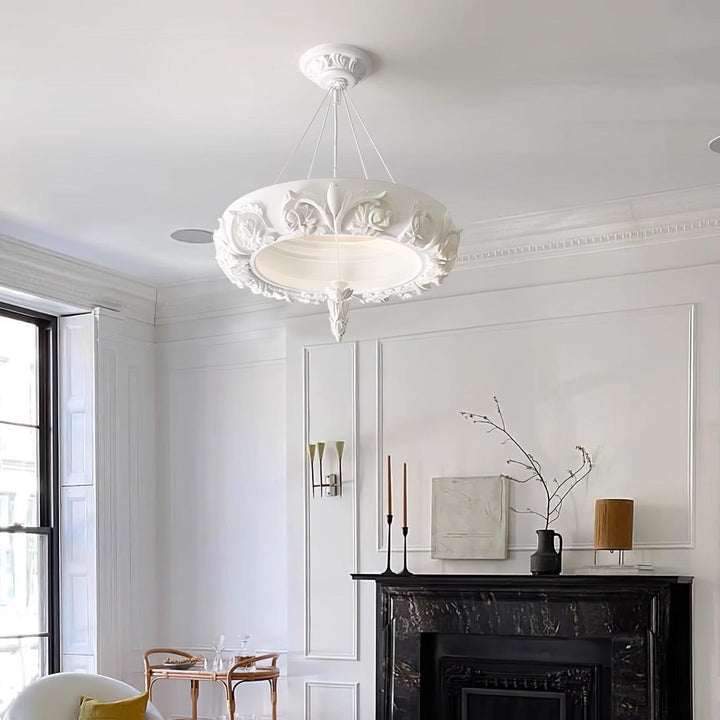 Rococo lampadario in composito di gesso e