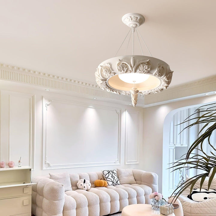 Rococo lampadario in composito di gesso e