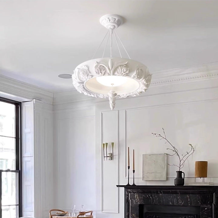 Rococo lampadario in composito di gesso e