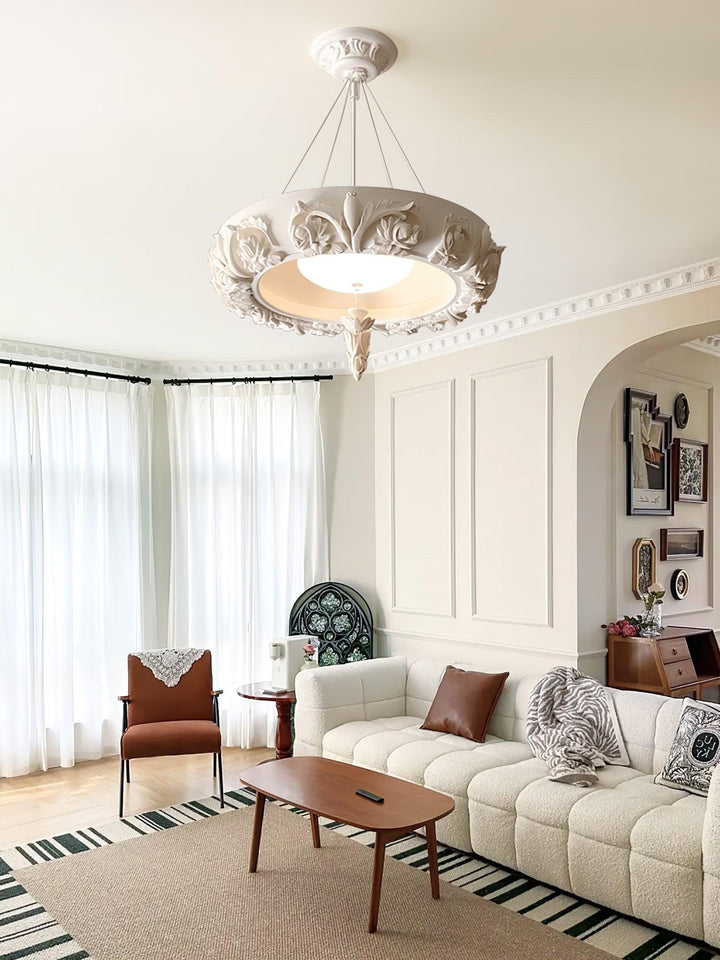 Rococo lampadario in composito di gesso e