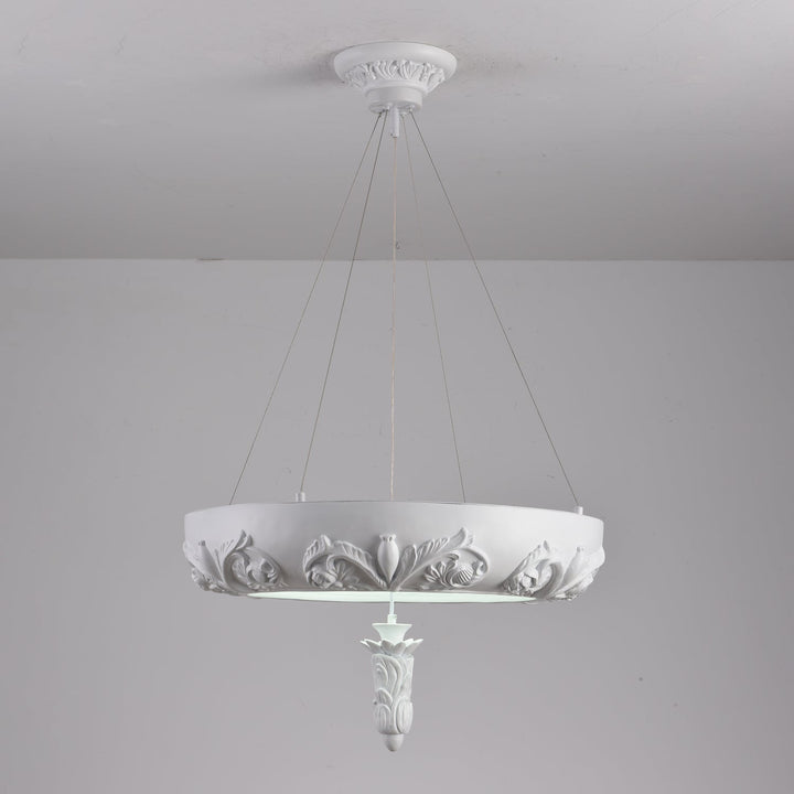 Rococo lampadario in composito di gesso e