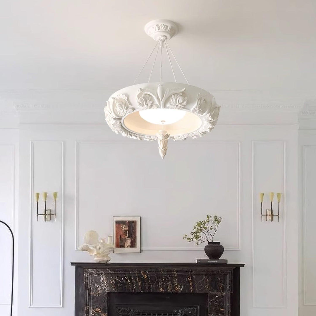 Rococo lampadario in composito di gesso e