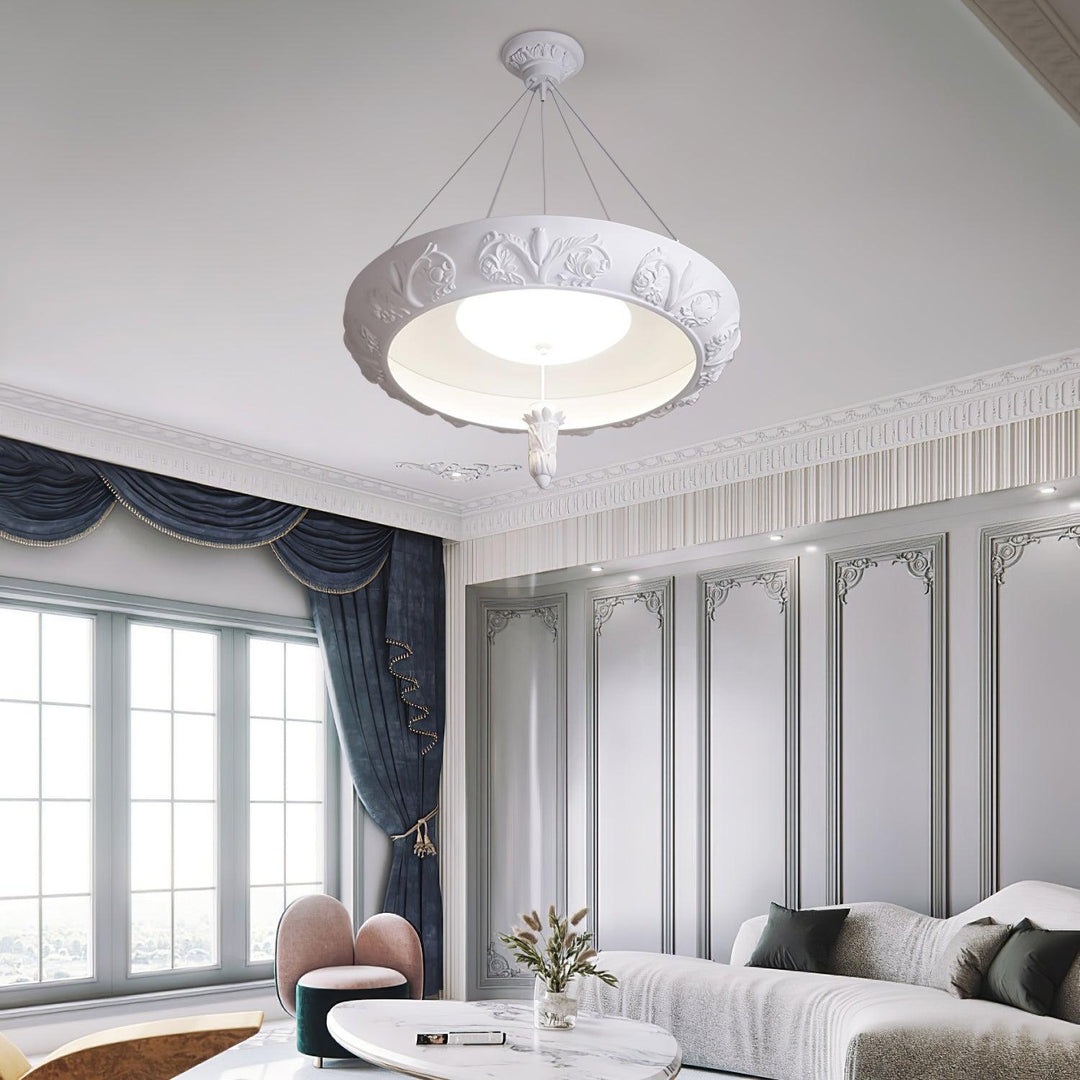 Rococo lampadario in composito di gesso e