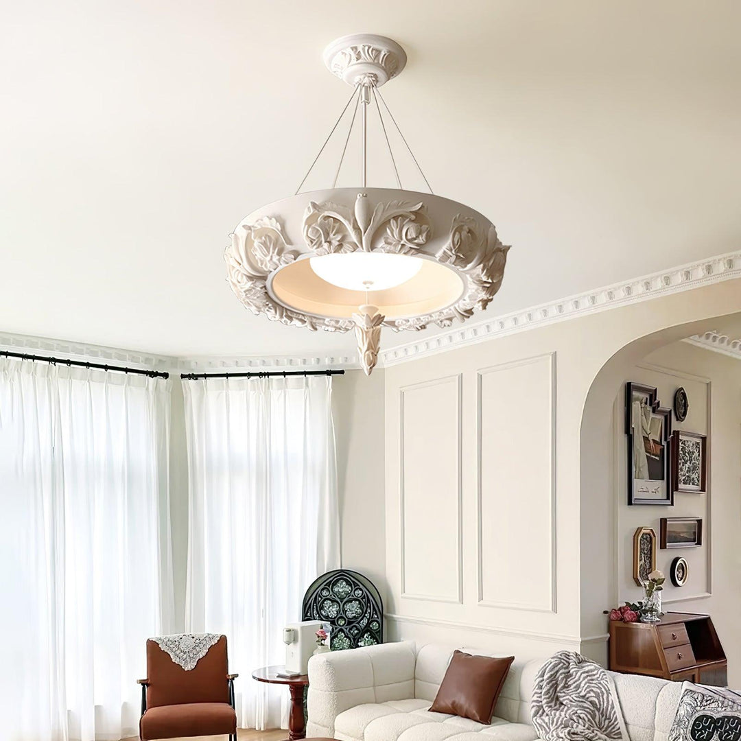 Rococo lampadario in composito di gesso e