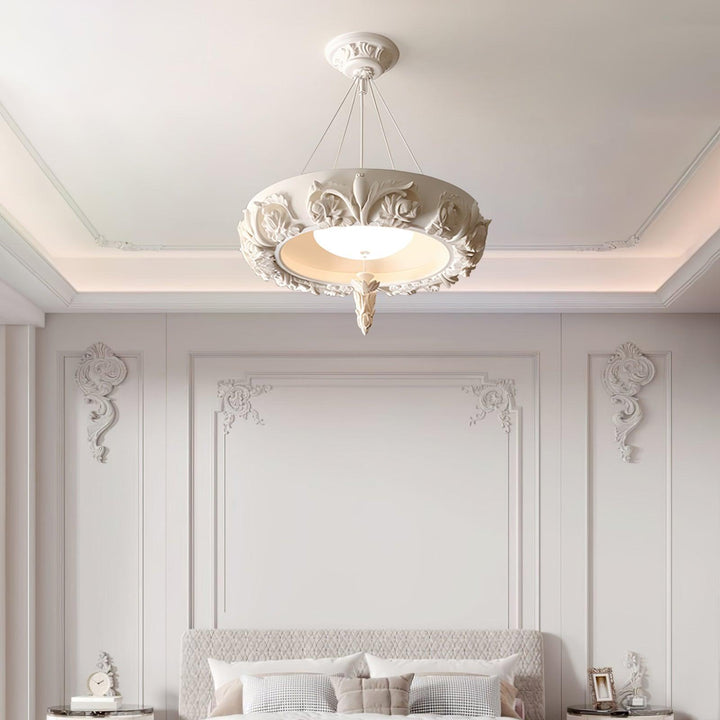Rococo lampadario in composito di gesso e