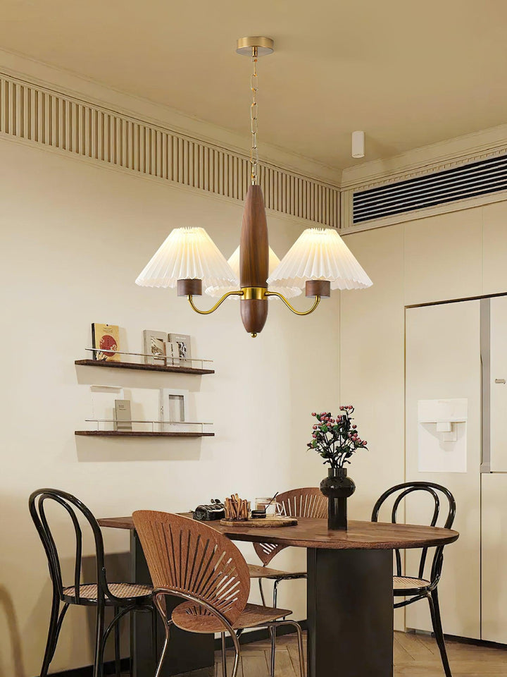Rinalira lampadario in noce e ottone elegante