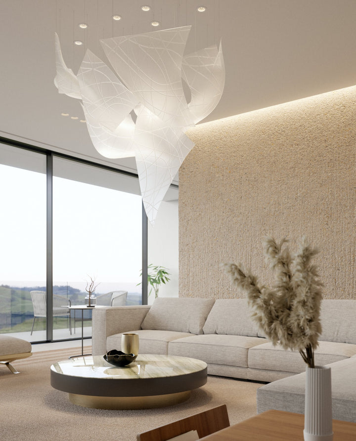Alnoror lampada a sospensione dorata dal design scultoreo