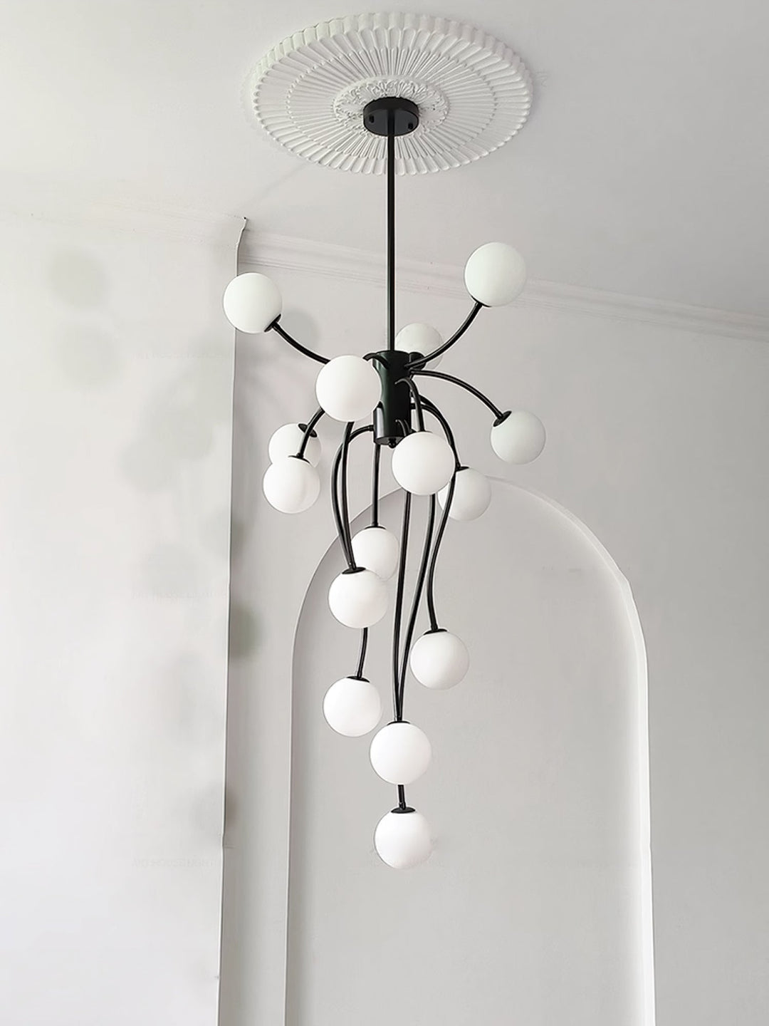 Astralyn lampadario globo in ottone