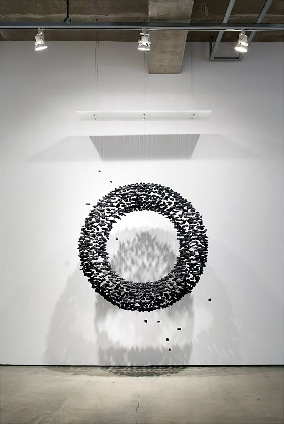 Arsilus Charcoal Stone Sculptural lampadario Orbicular