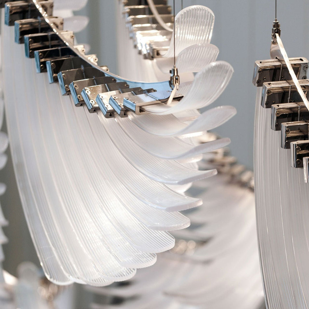 Eurrinia lampadario con ali in vetro a grappolo