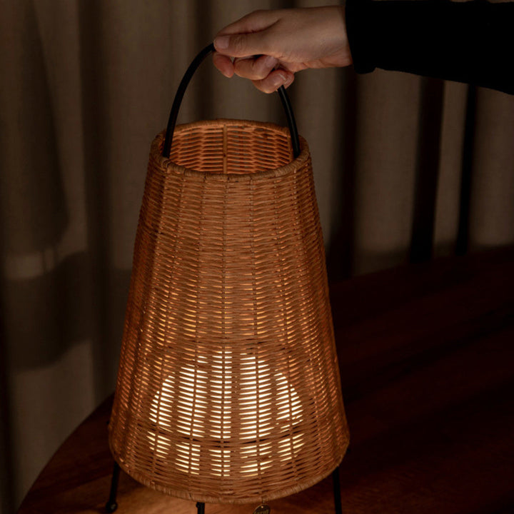 Ravora lampada da tavolo in rattan naturale stile costiero