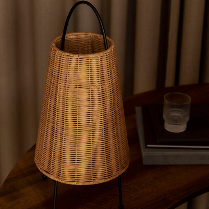 Ravora lampada da tavolo in rattan naturale stile costiero