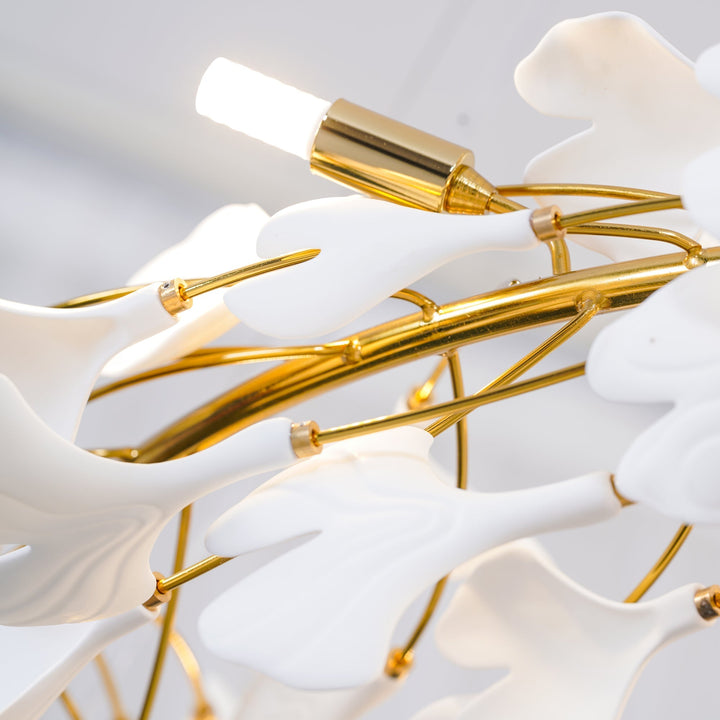 Olivia Lampadario moderno a LED dorato GinkLuxe, metallo e ceramica