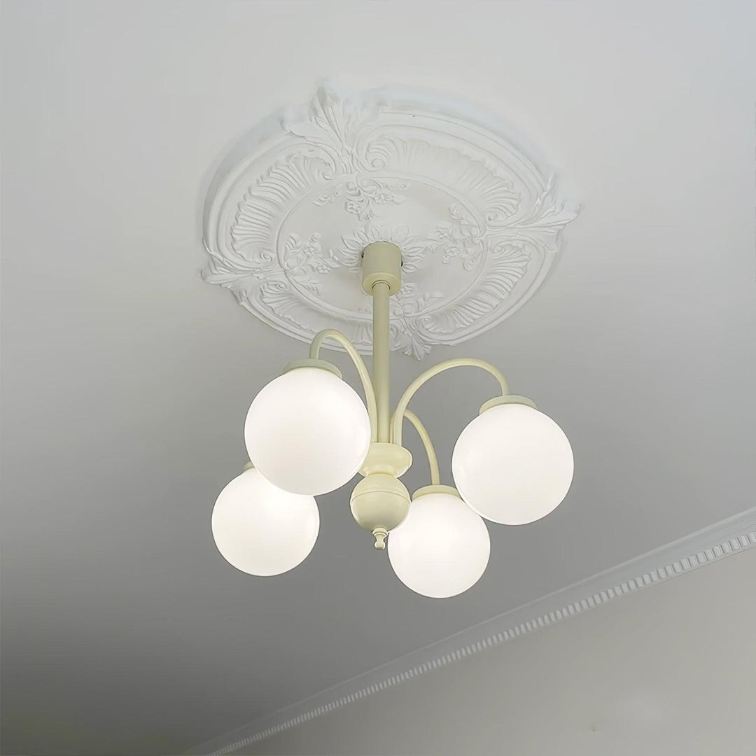 Velaora lampadario in vetro opaco crema a globo