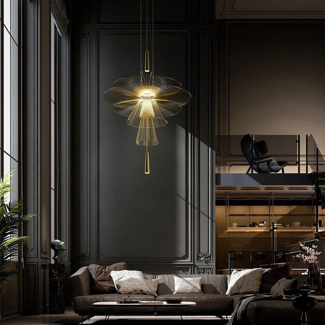 Lampadario a struttura filare stratificata con effetto scultoreo, audace e moderno