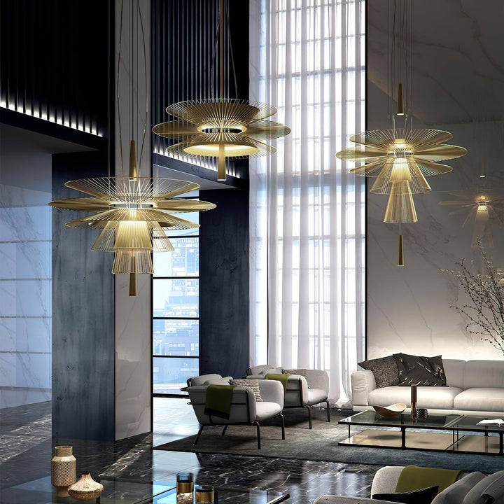 Lampadario a struttura filare stratificata con effetto scultoreo, audace e moderno