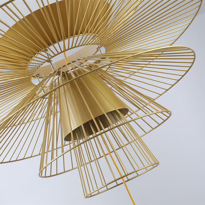 Lampadario a struttura filare stratificata con effetto scultoreo, audace e moderno