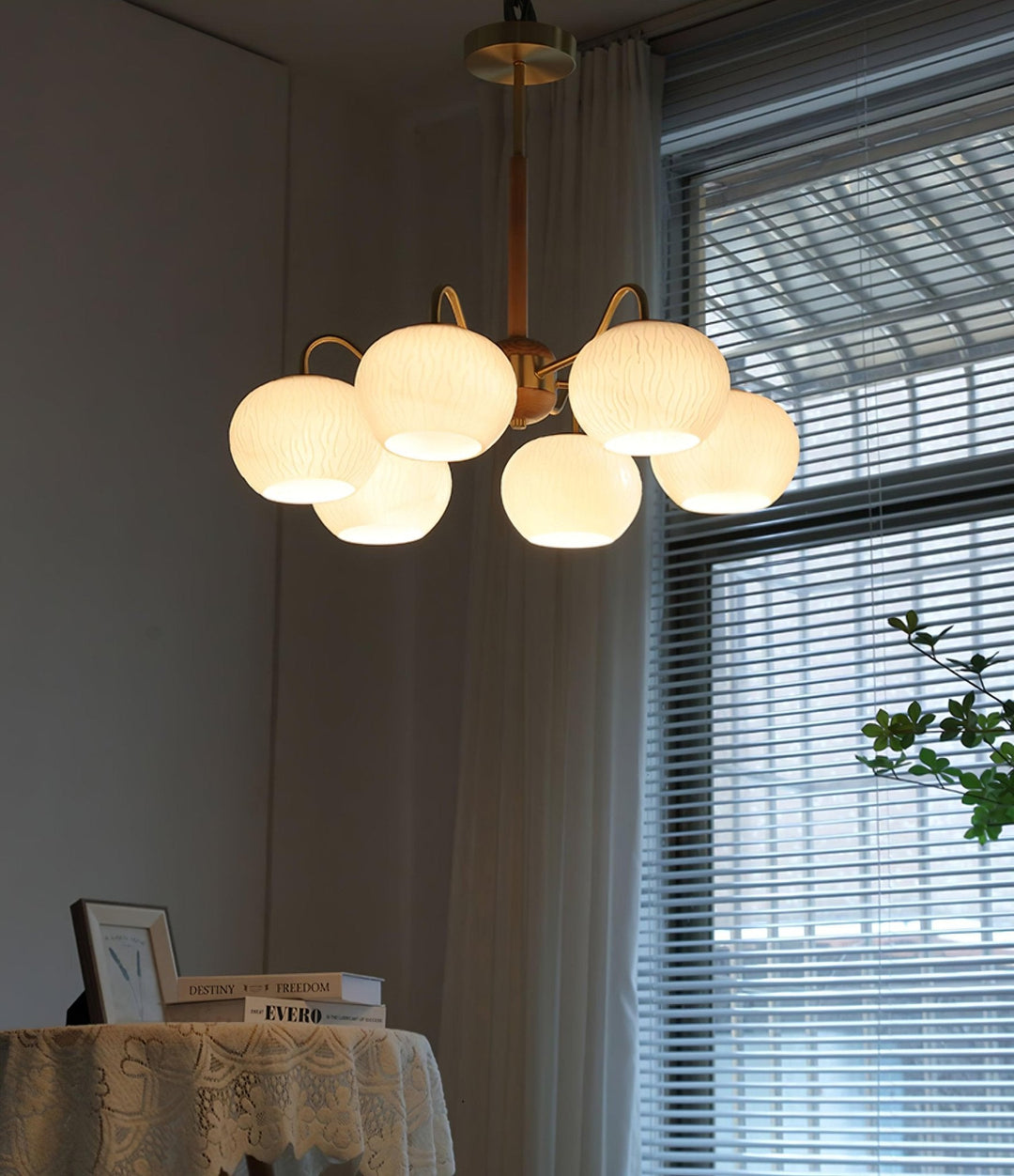 Elyra lampadario elegante in legno