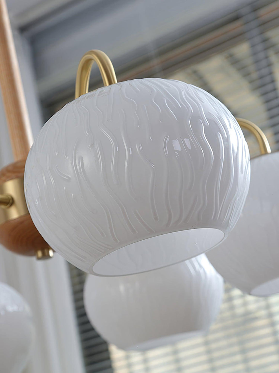 Elyra lampadario elegante in legno