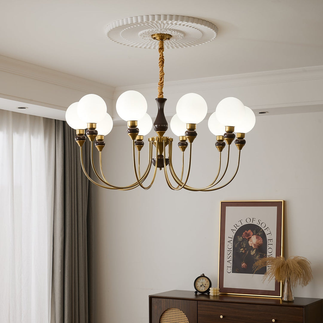 Eiruella lampadario Bracci in ottone globi in vetro Smerigliato