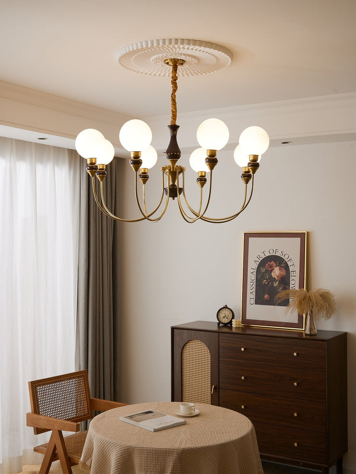 Eiruella lampadario Bracci in ottone globi in vetro Smerigliato
