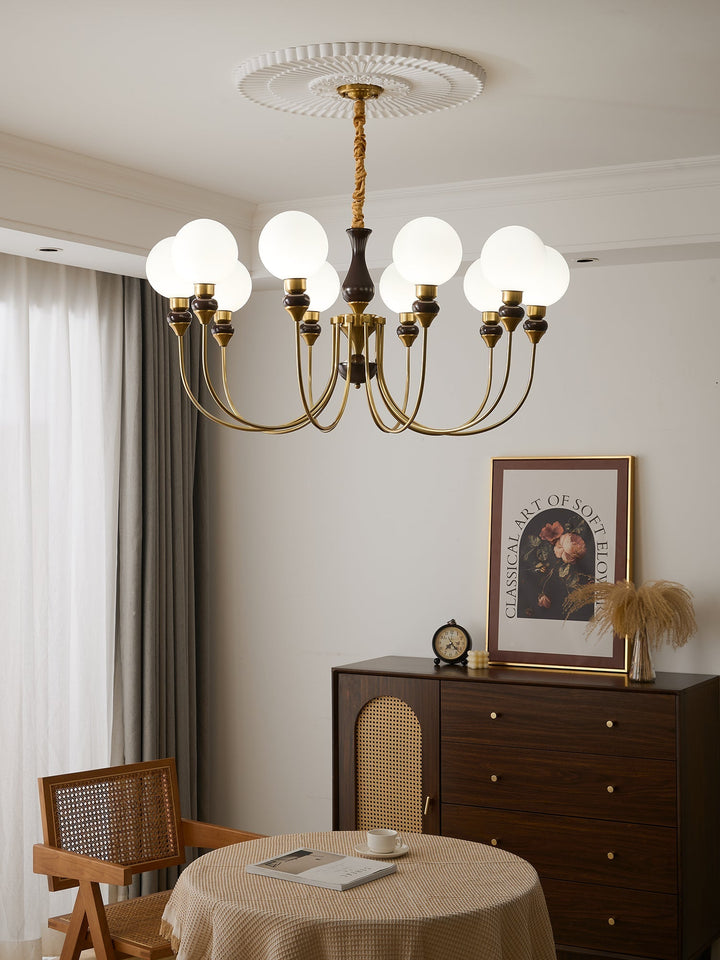 Eiruella lampadario Bracci in ottone globi in vetro Smerigliato