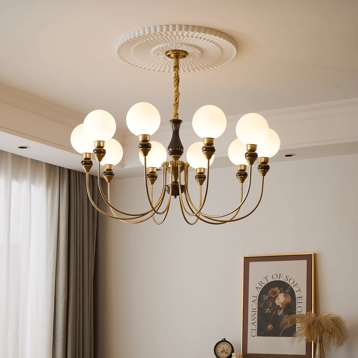 Eiruella lampadario Bracci in ottone globi in vetro Smerigliato