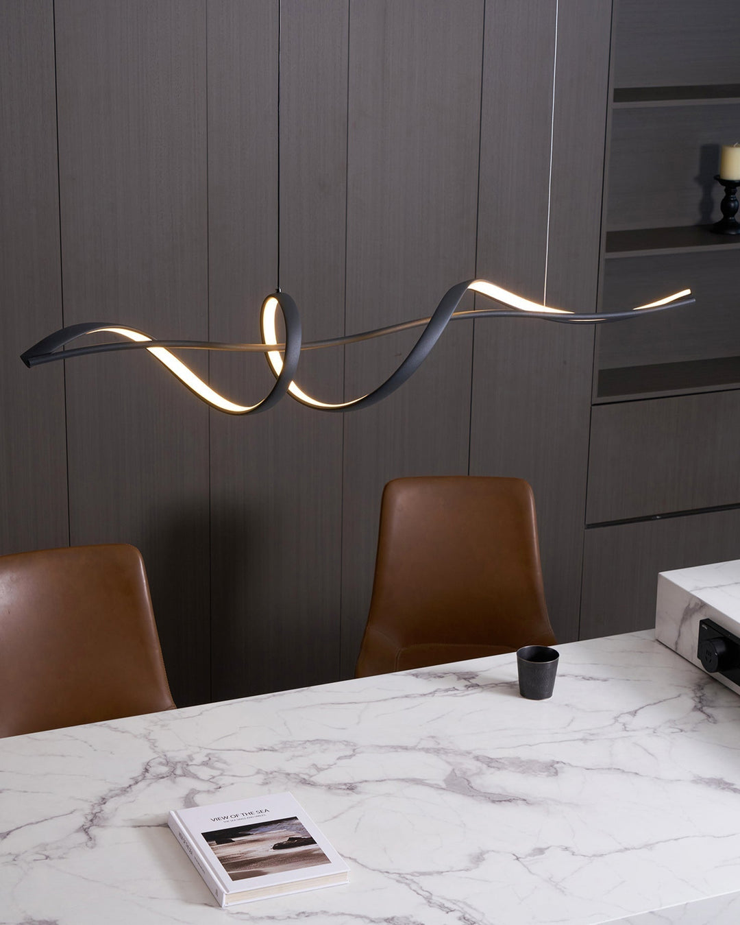Calelina lampada a sospensione moderna in nero con LED a Forma d&