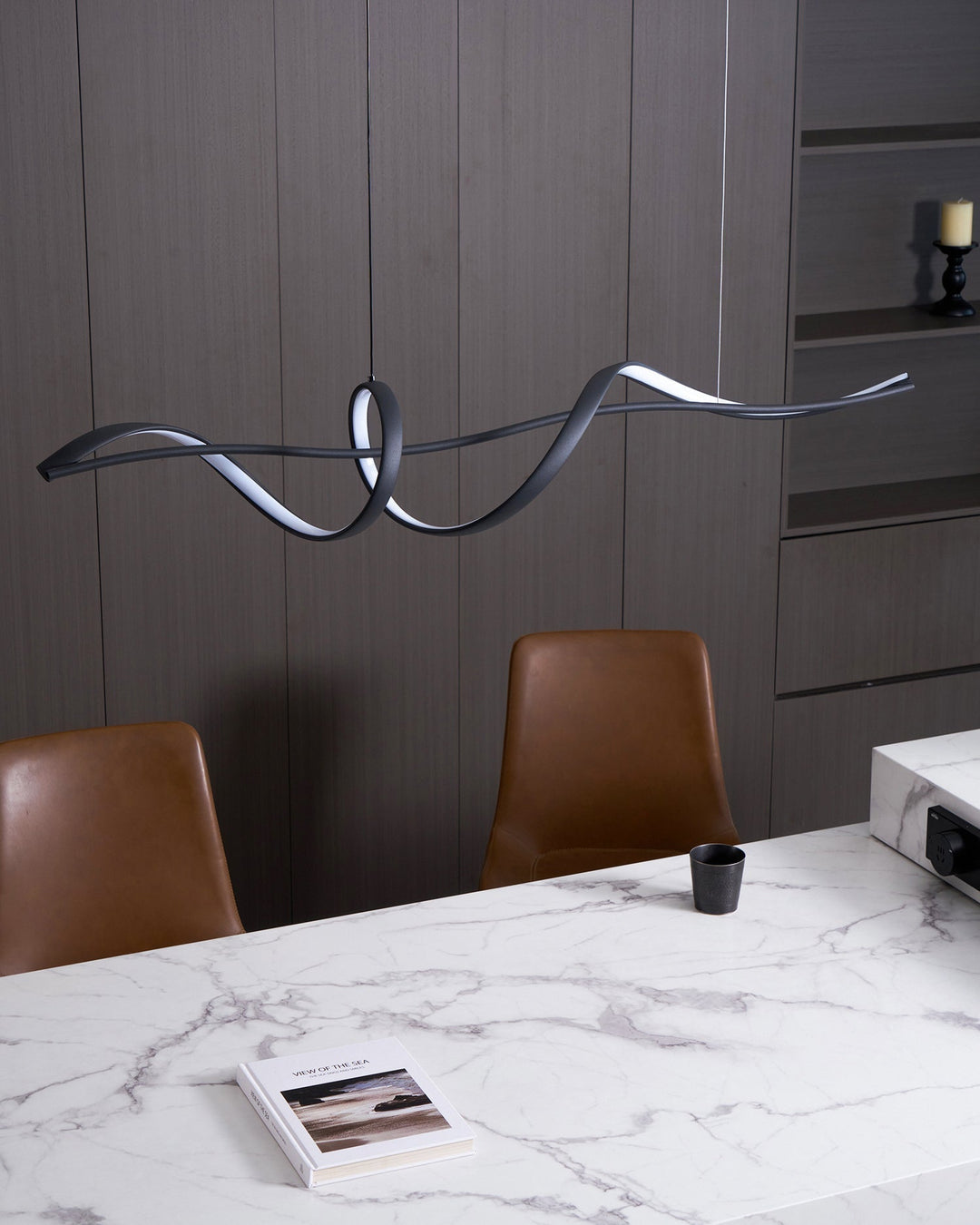 Calelina lampada a sospensione moderna in nero con LED a Forma d&