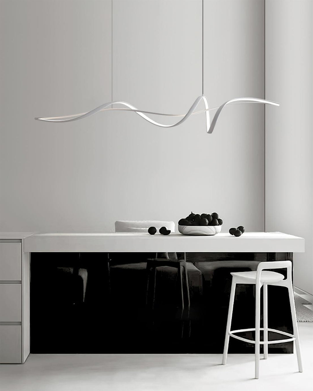 Calelina lampada a sospensione moderna in nero con LED a Forma d&