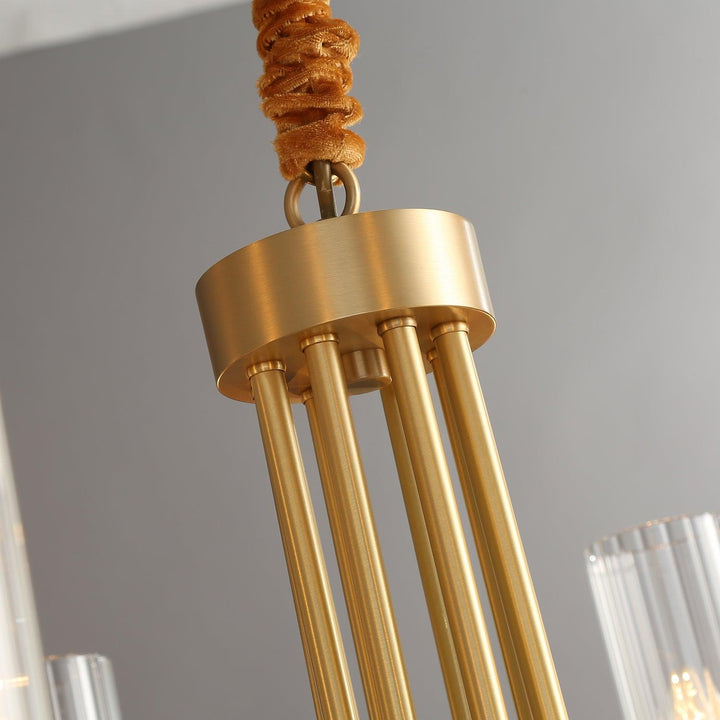 Lampadario con cornice rotonda nera e bracci in ottone, paralumi a coste in vetro