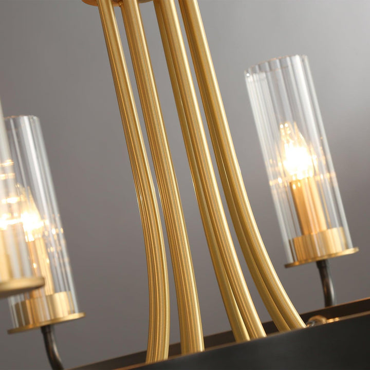 Lampadario con cornice rotonda nera e bracci in ottone, paralumi a coste in vetro