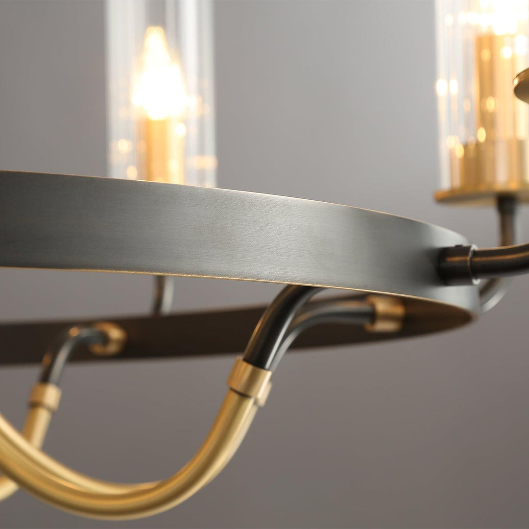 Lampadario con cornice rotonda nera e bracci in ottone, paralumi a coste in vetro