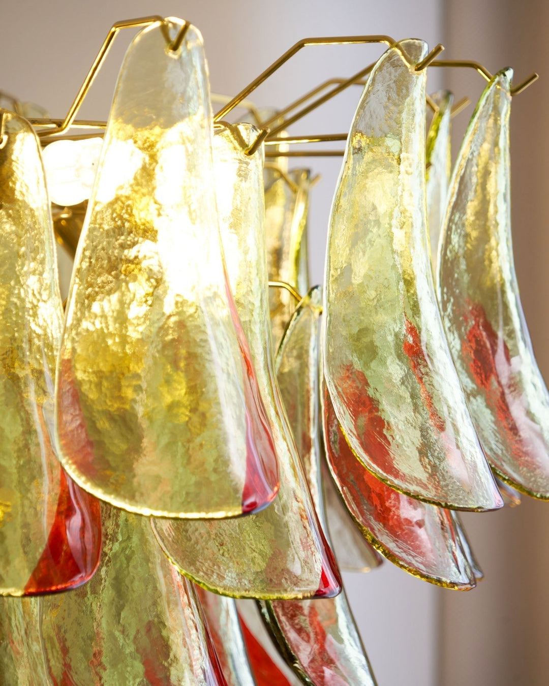 Celoraria lampadario vetro di Murano petali elegante