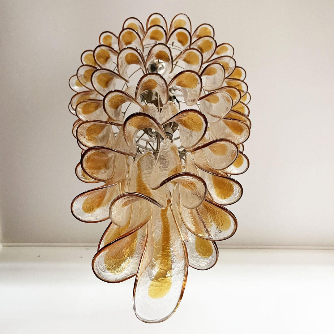 Eirinira lampadario petali in vetro di Murano dorato a Cascata Stratificata