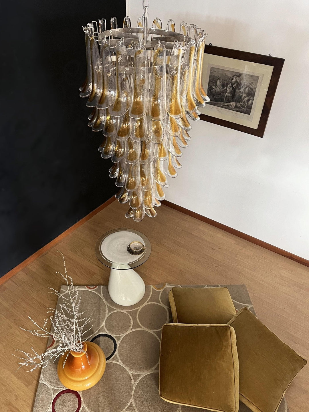 Eirinira lampadario petali in vetro di Murano dorato a Cascata Stratificata