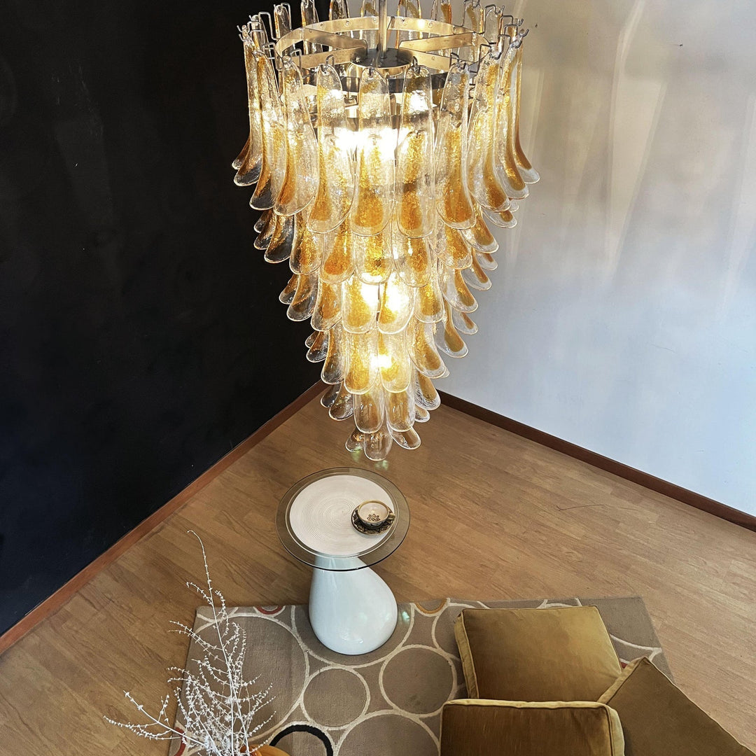 Eirinira lampadario petali in vetro di Murano dorato a Cascata Stratificata
