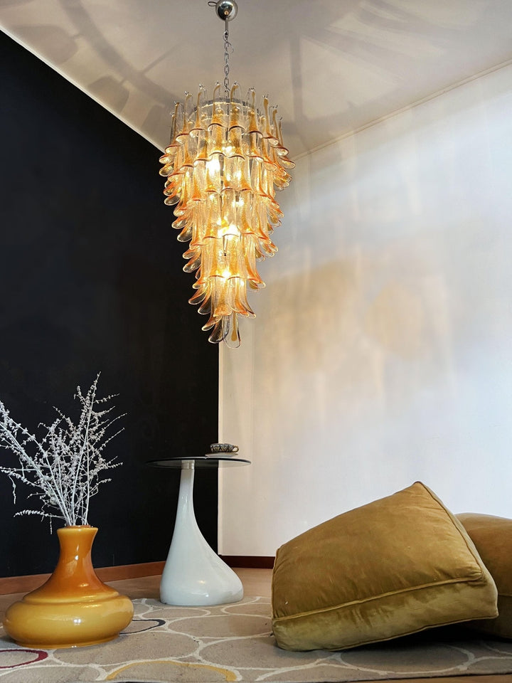 Eirinira lampadario petali in vetro di Murano dorato a Cascata Stratificata