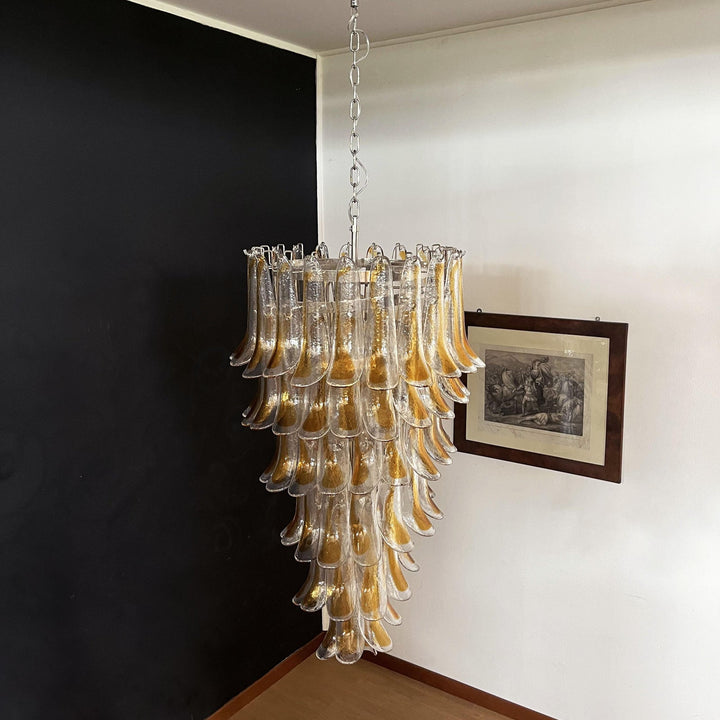 Eirinira lampadario petali in vetro di Murano dorato a Cascata Stratificata