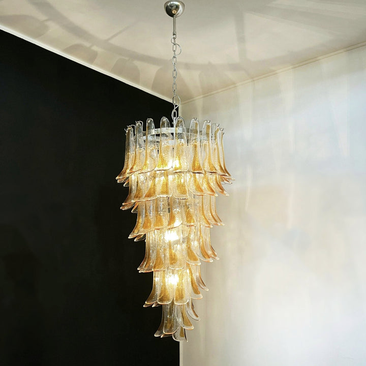 Eirinira lampadario petali in vetro di Murano dorato a Cascata Stratificata