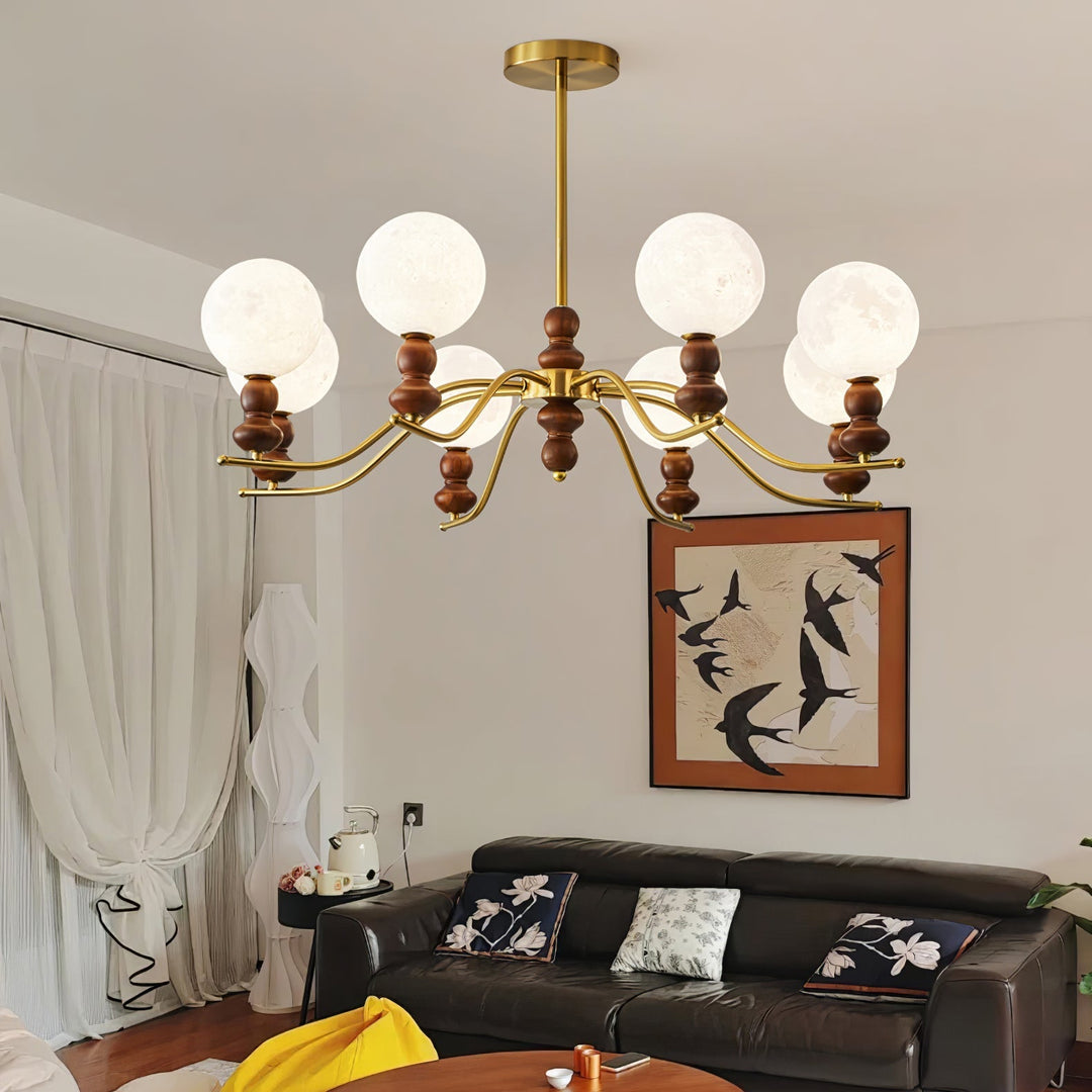 Elvivira lampadario in ottone e legno con globi Lunari Eleganti