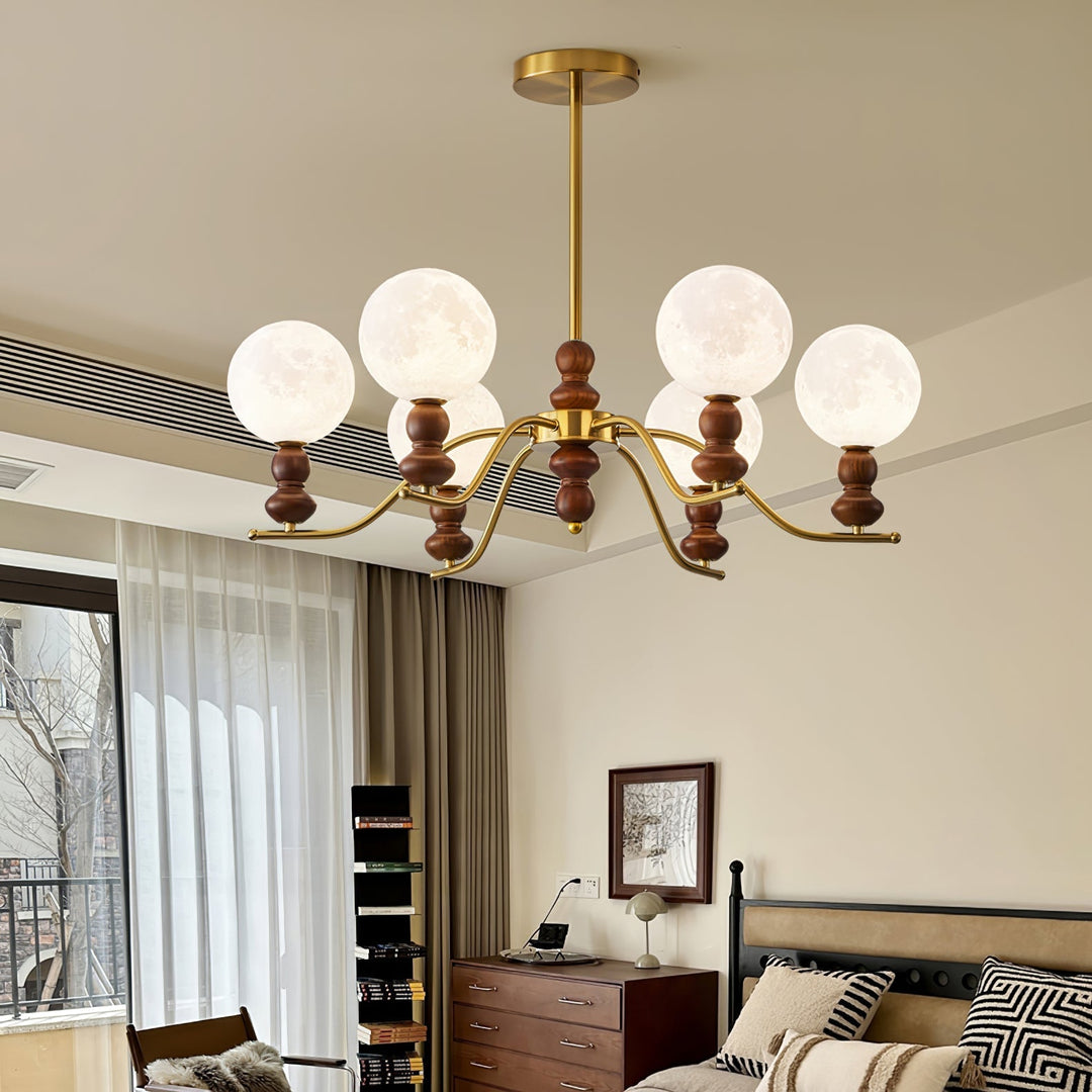 Elvivira lampadario in ottone e legno con globi Lunari Eleganti