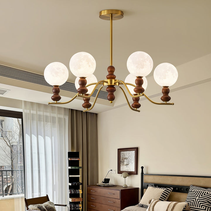Elvivira lampadario in ottone e legno con globi Lunari Eleganti