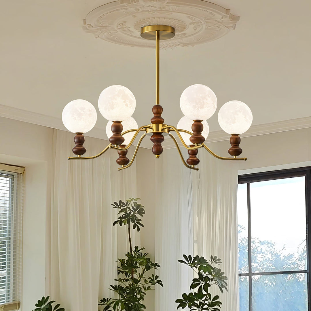 Elvivira lampadario in ottone e legno con globi Lunari Eleganti