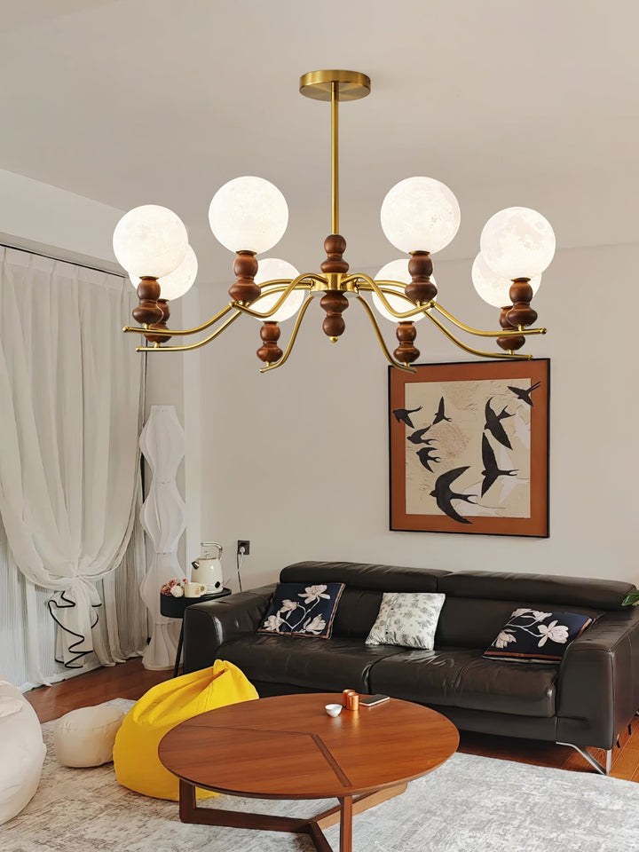 Elvivira lampadario in ottone e legno con globi Lunari Eleganti