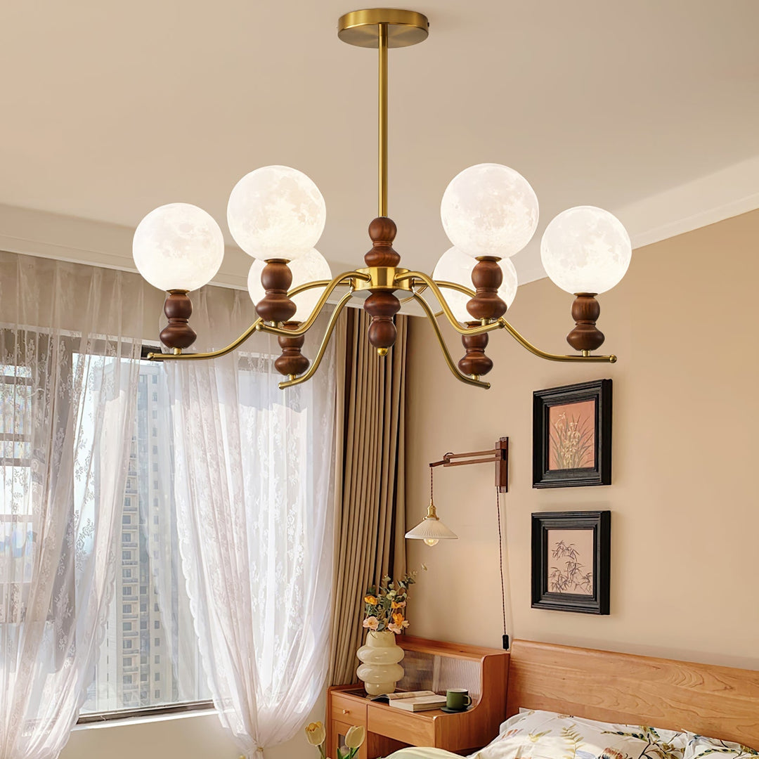 Elvivira lampadario in ottone e legno con globi Lunari Eleganti