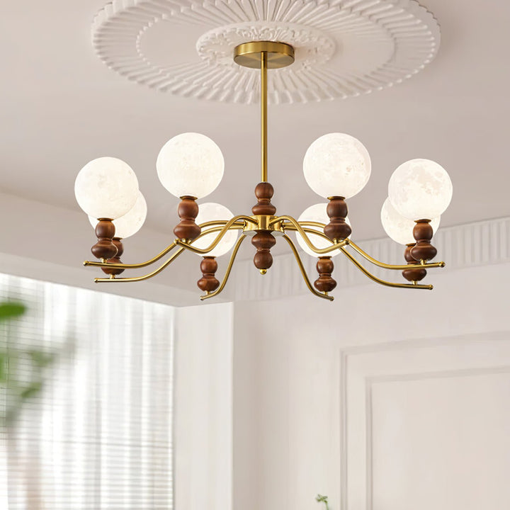 Elvivira lampadario in ottone e legno con globi Lunari Eleganti